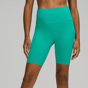 Wunder Train 8” Short - Maldives Green